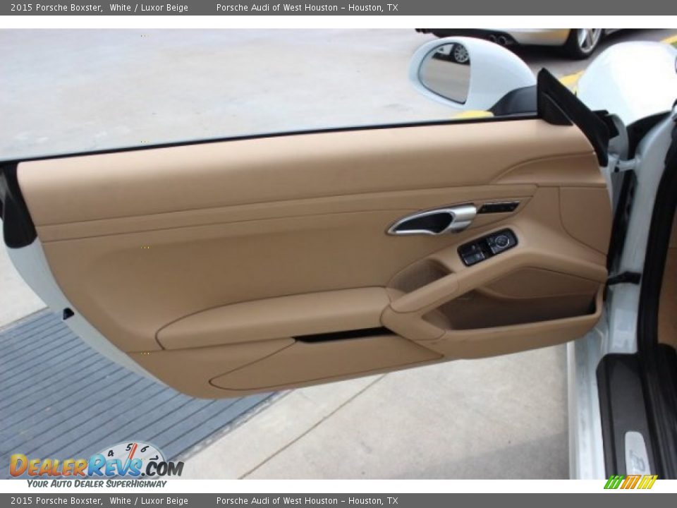 Door Panel of 2015 Porsche Boxster  Photo #10