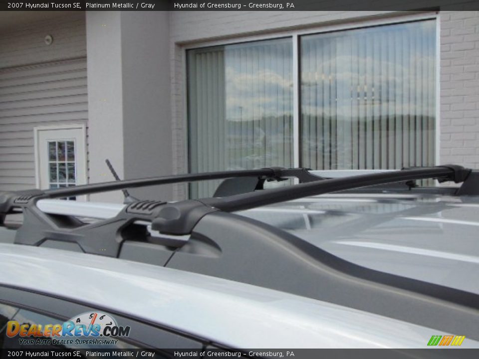 2007 Hyundai Tucson SE Platinum Metallic / Gray Photo #4