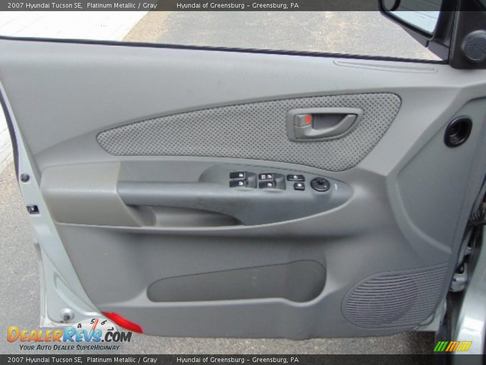 2007 Hyundai Tucson SE Platinum Metallic / Gray Photo #13