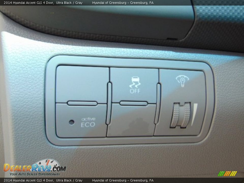 2014 Hyundai Accent GLS 4 Door Ultra Black / Gray Photo #12