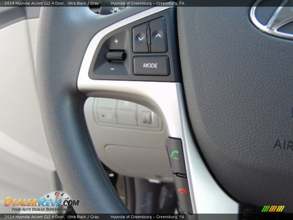 2014 Hyundai Accent GLS 4 Door Ultra Black / Gray Photo #14