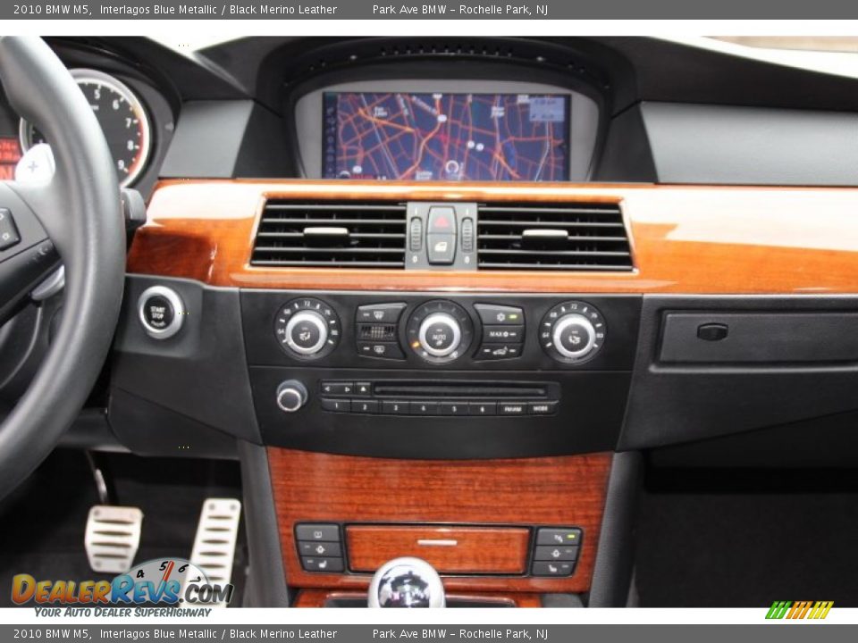 2010 BMW M5 Interlagos Blue Metallic / Black Merino Leather Photo #16