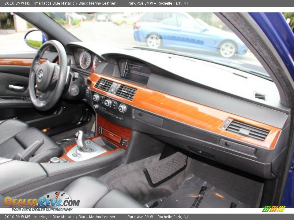 2010 BMW M5 Interlagos Blue Metallic / Black Merino Leather Photo #27