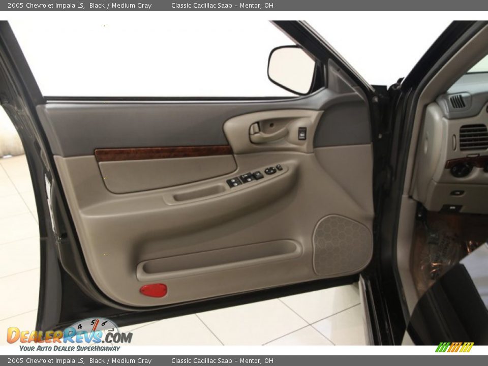 Door Panel of 2005 Chevrolet Impala LS Photo #4