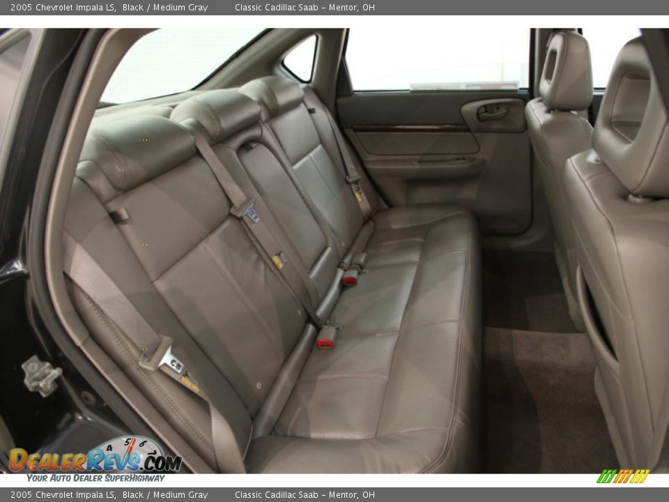 2005 Chevrolet Impala LS Black / Medium Gray Photo #13