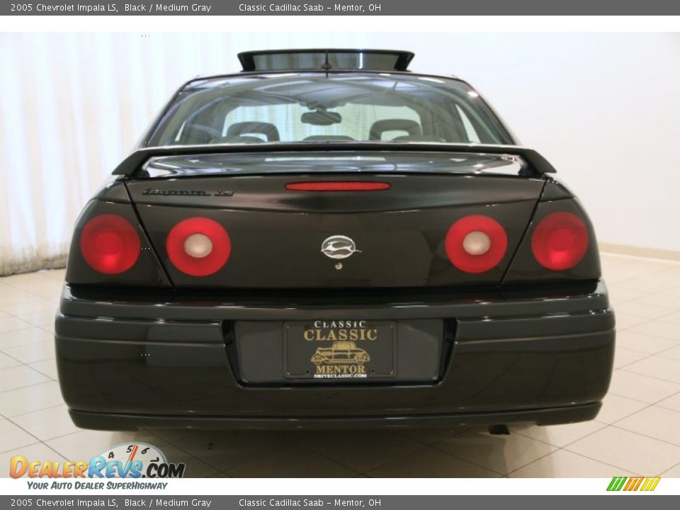 2005 Chevrolet Impala LS Black / Medium Gray Photo #15