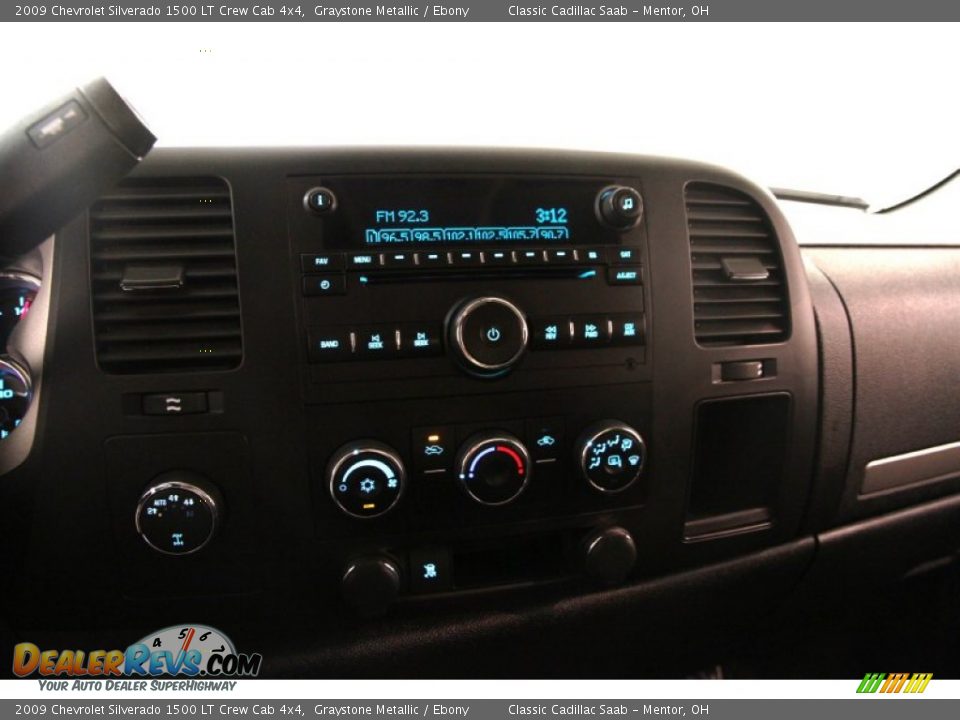 Controls of 2009 Chevrolet Silverado 1500 LT Crew Cab 4x4 Photo #8