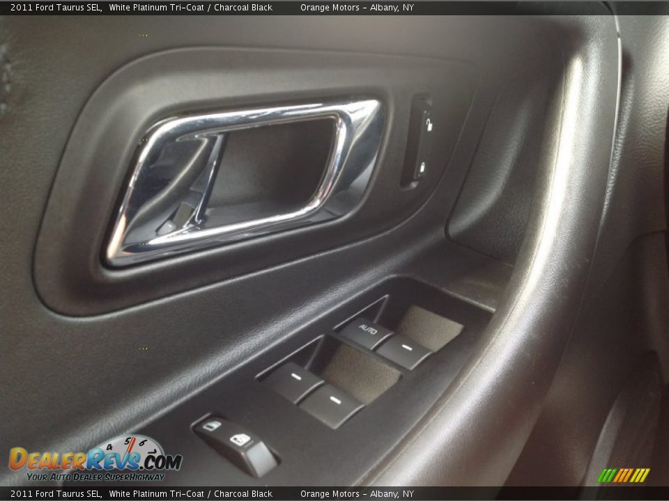 2011 Ford Taurus SEL White Platinum Tri-Coat / Charcoal Black Photo #20