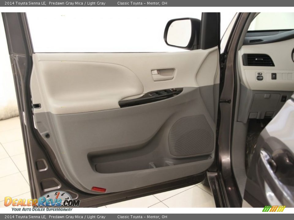 2014 Toyota Sienna LE Predawn Gray Mica / Light Gray Photo #4