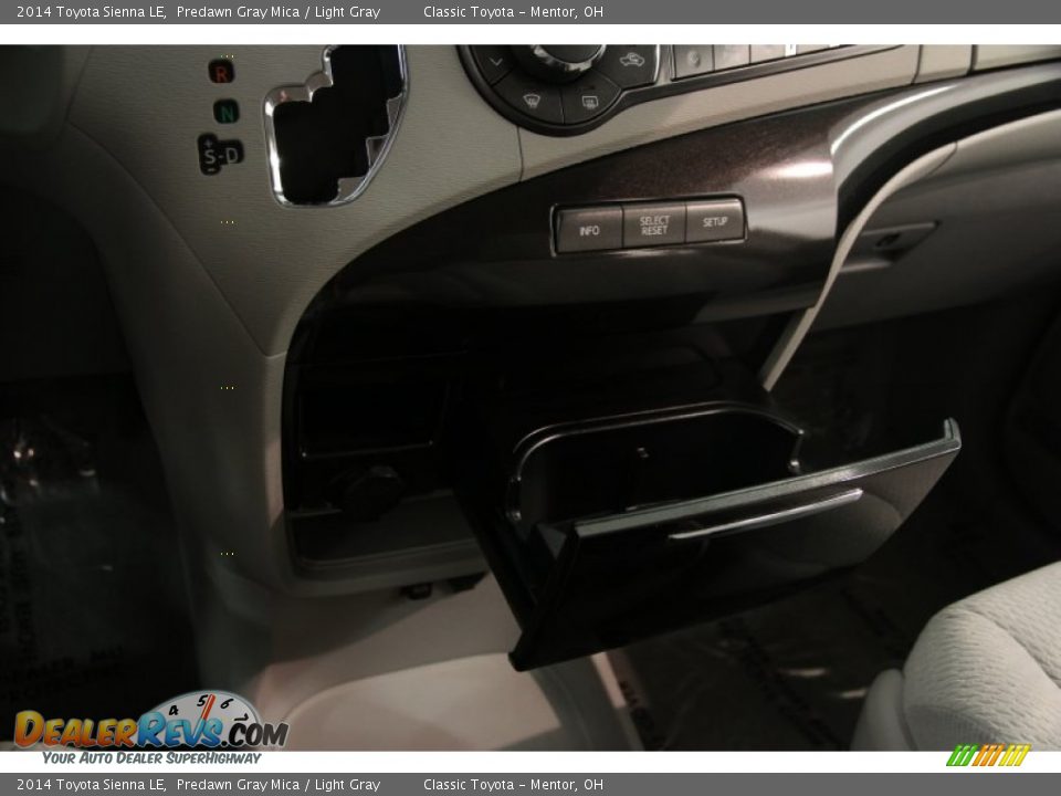 2014 Toyota Sienna LE Predawn Gray Mica / Light Gray Photo #10