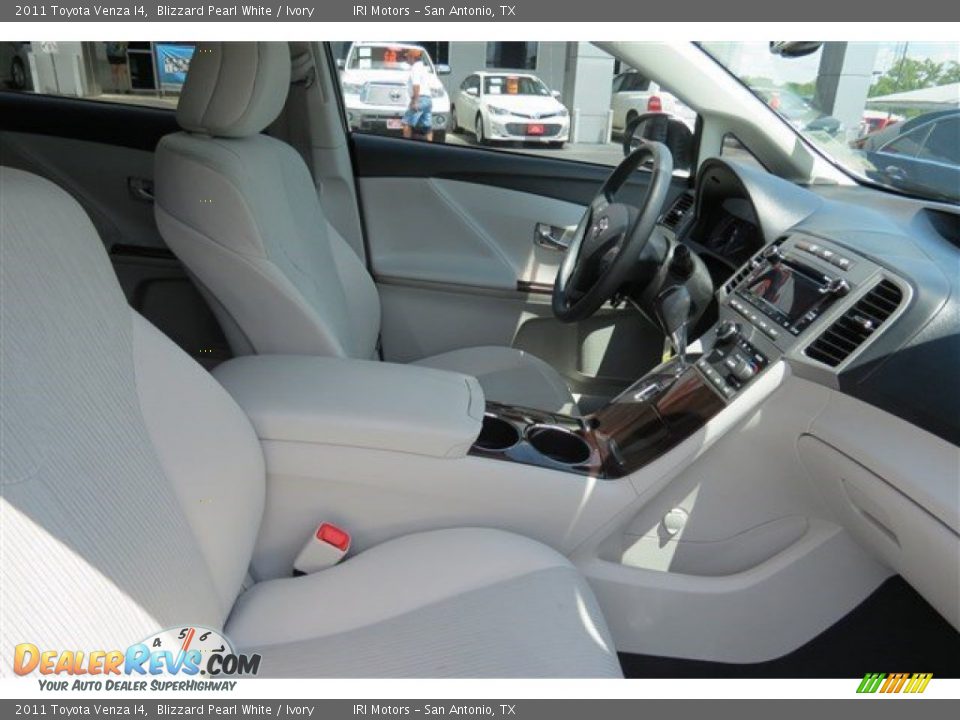 2011 Toyota Venza I4 Blizzard Pearl White / Ivory Photo #13