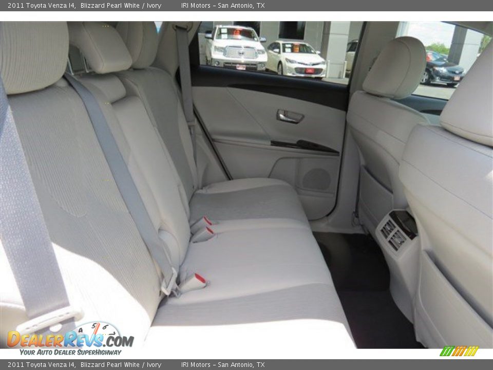 2011 Toyota Venza I4 Blizzard Pearl White / Ivory Photo #14