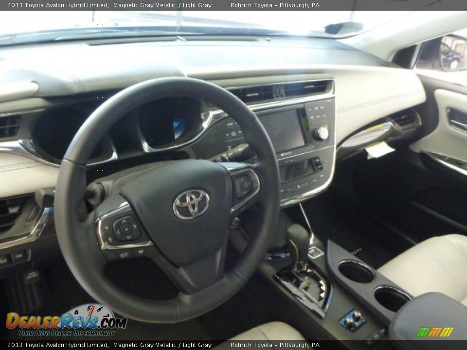 2013 Toyota Avalon Hybrid Limited Magnetic Gray Metallic / Light Gray Photo #6