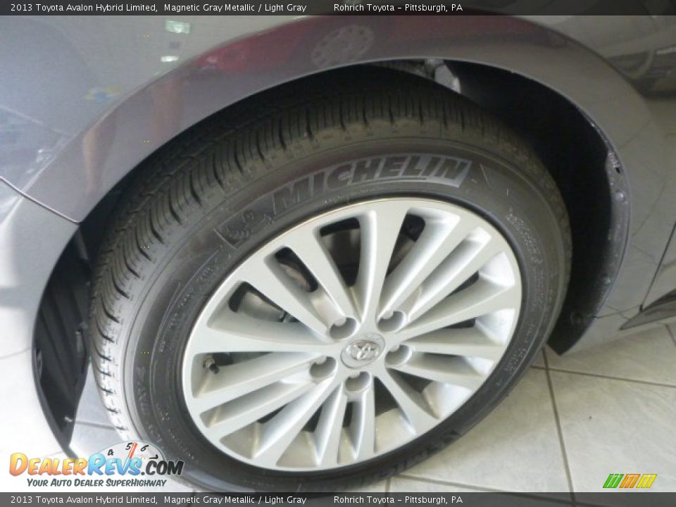 2013 Toyota Avalon Hybrid Limited Magnetic Gray Metallic / Light Gray Photo #8