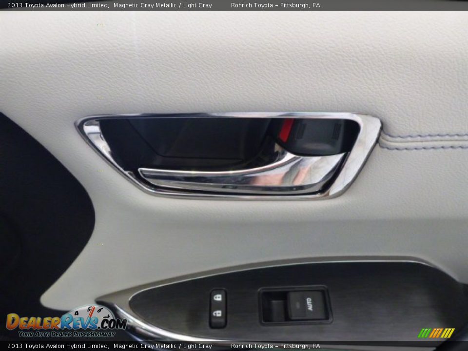 2013 Toyota Avalon Hybrid Limited Magnetic Gray Metallic / Light Gray Photo #11
