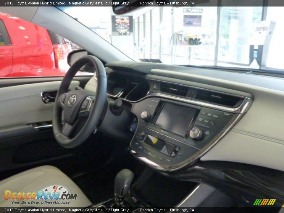 2013 Toyota Avalon Hybrid Limited Magnetic Gray Metallic / Light Gray Photo #12