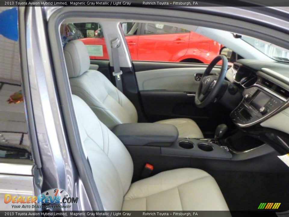 2013 Toyota Avalon Hybrid Limited Magnetic Gray Metallic / Light Gray Photo #13