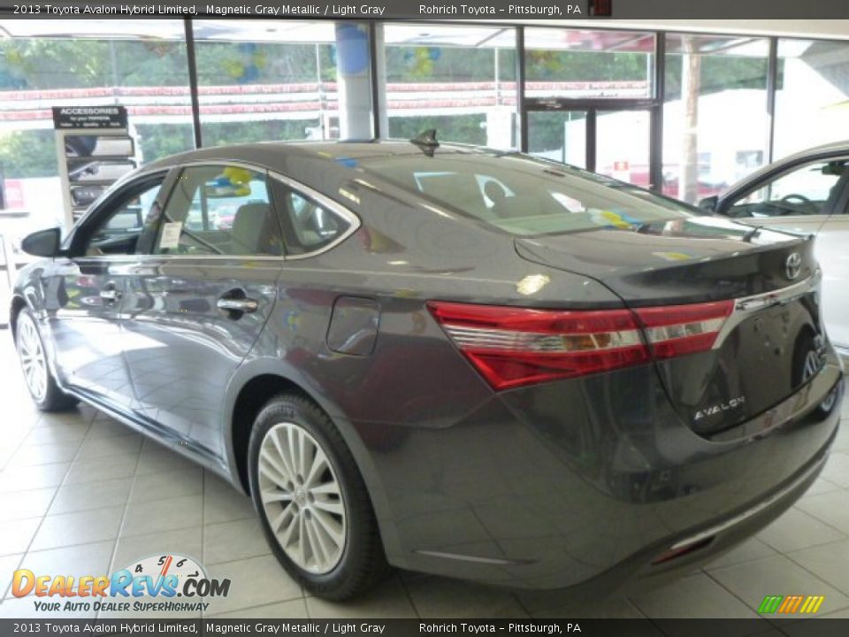 2013 Toyota Avalon Hybrid Limited Magnetic Gray Metallic / Light Gray Photo #16