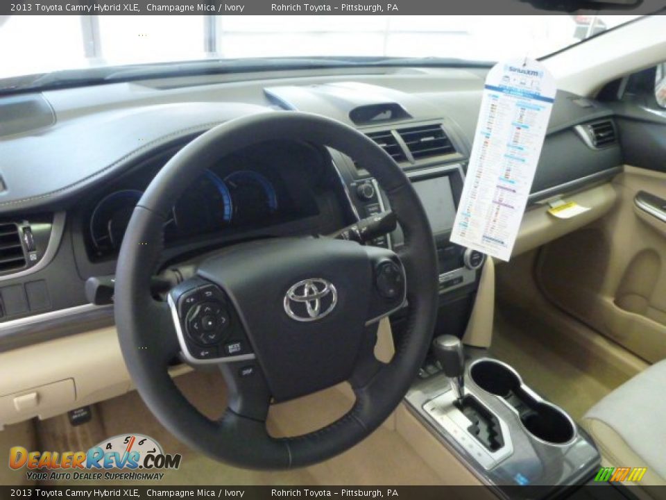 2013 Toyota Camry Hybrid XLE Champagne Mica / Ivory Photo #6