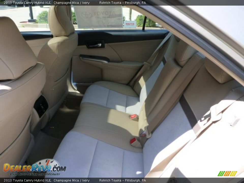 2013 Toyota Camry Hybrid XLE Champagne Mica / Ivory Photo #5