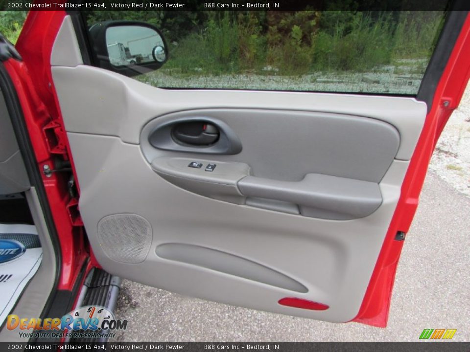2002 Chevrolet TrailBlazer LS 4x4 Victory Red / Dark Pewter Photo #19
