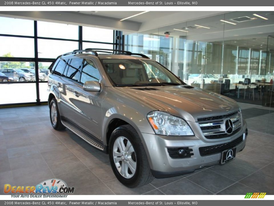 Front 3/4 View of 2008 Mercedes-Benz GL 450 4Matic Photo #1