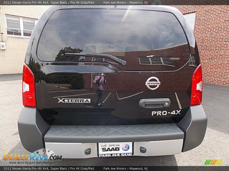 2011 Nissan Xterra Pro-4X 4x4 Super Black / Pro 4X Gray/Red Photo #4