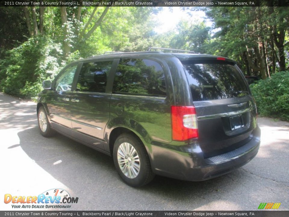 2011 Chrysler Town & Country Touring - L Blackberry Pearl / Black/Light Graystone Photo #6