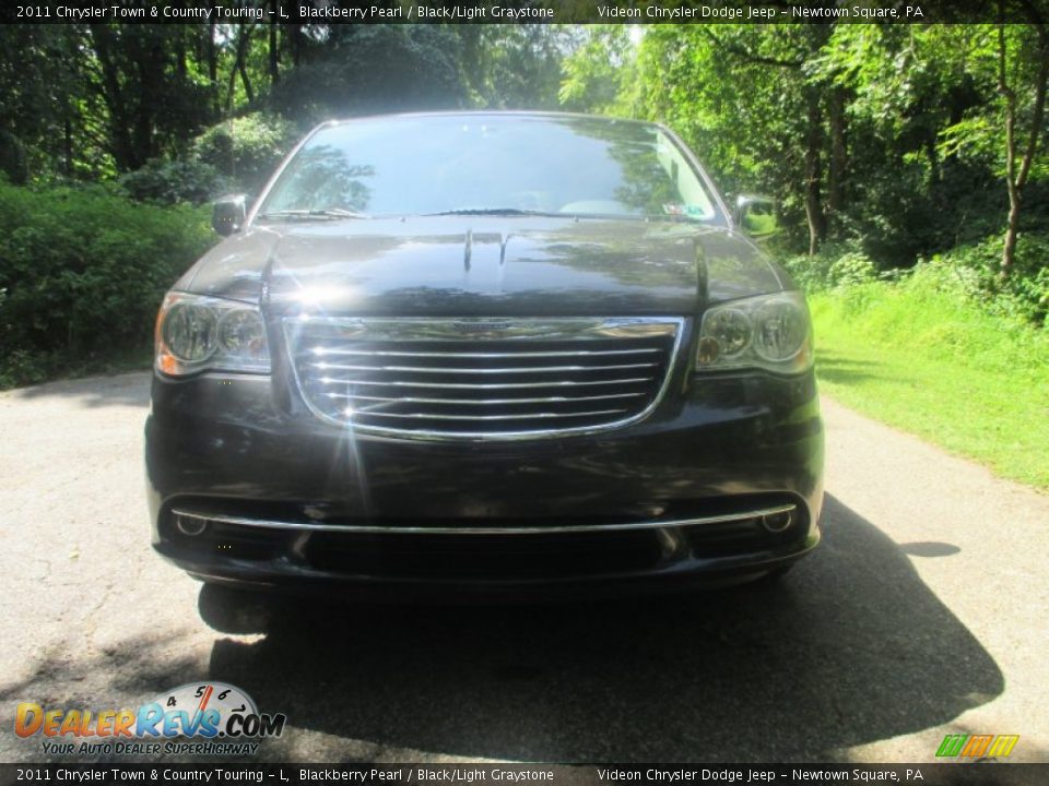 2011 Chrysler Town & Country Touring - L Blackberry Pearl / Black/Light Graystone Photo #7