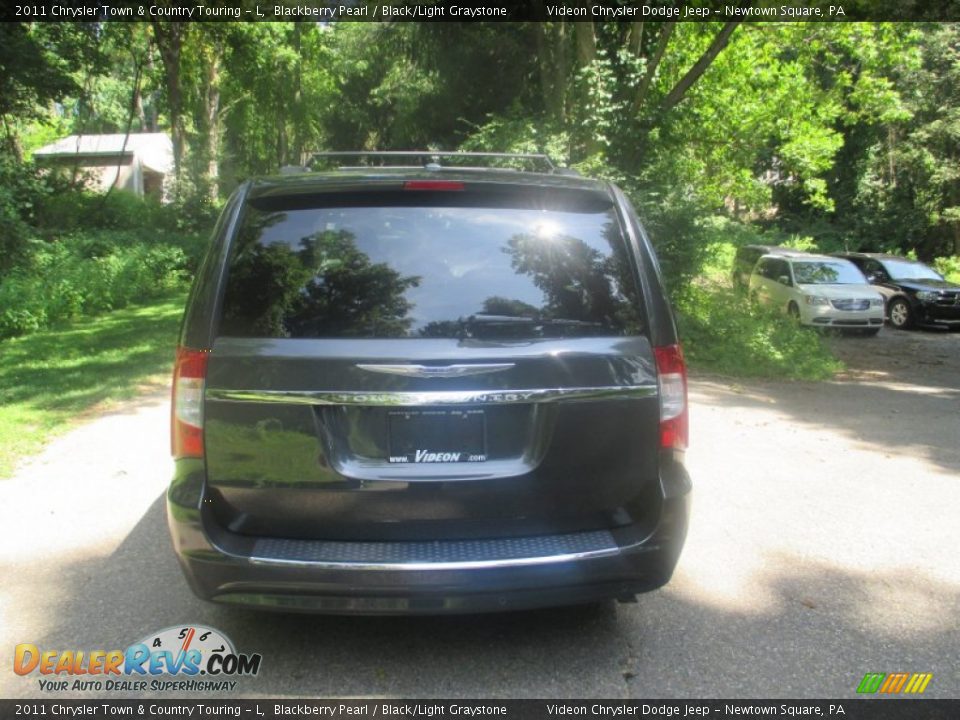 2011 Chrysler Town & Country Touring - L Blackberry Pearl / Black/Light Graystone Photo #12