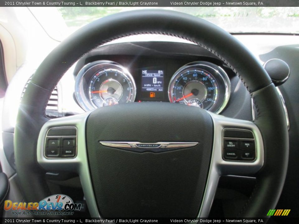 2011 Chrysler Town & Country Touring - L Blackberry Pearl / Black/Light Graystone Photo #33