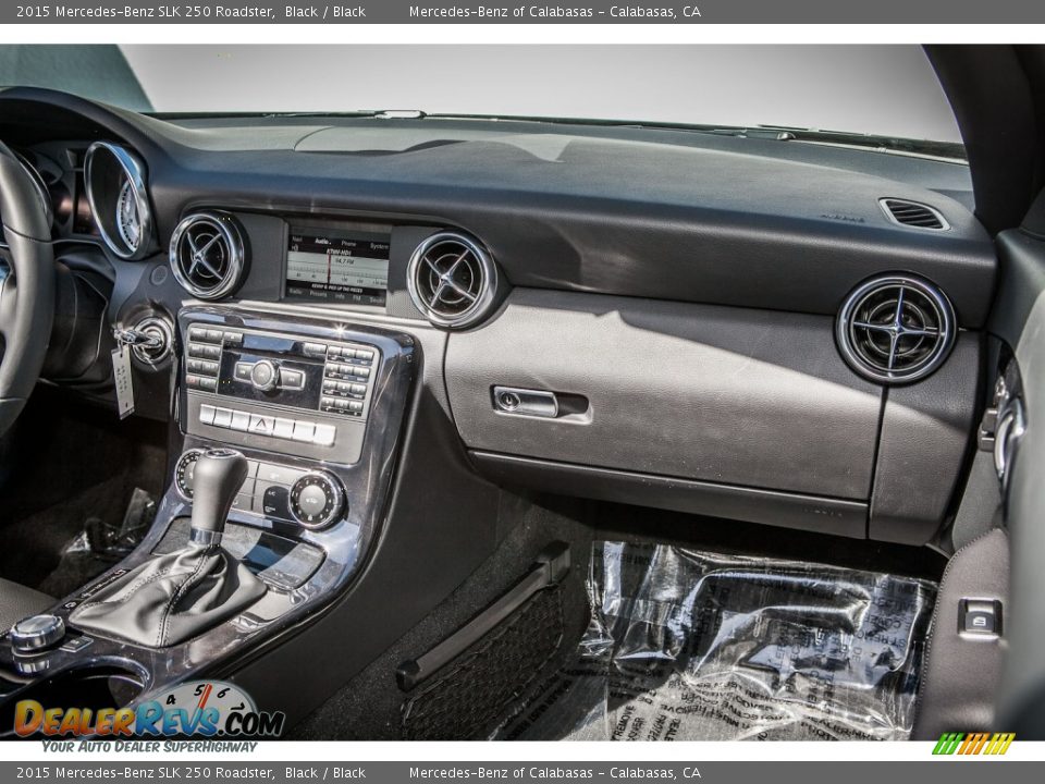 Dashboard of 2015 Mercedes-Benz SLK 250 Roadster Photo #8