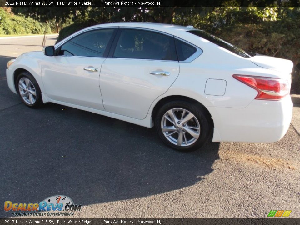 2013 Nissan Altima 2.5 SV Pearl White / Beige Photo #3