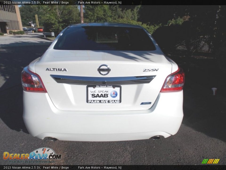 2013 Nissan Altima 2.5 SV Pearl White / Beige Photo #5