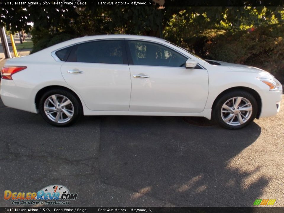 2013 Nissan Altima 2.5 SV Pearl White / Beige Photo #8