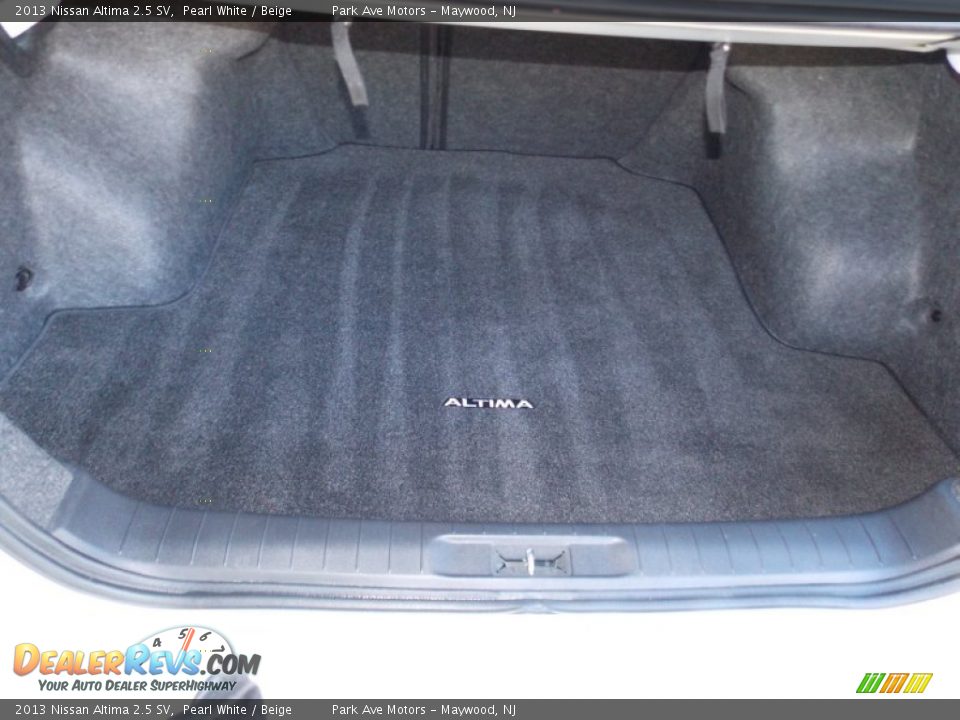 2013 Nissan Altima 2.5 SV Pearl White / Beige Photo #10