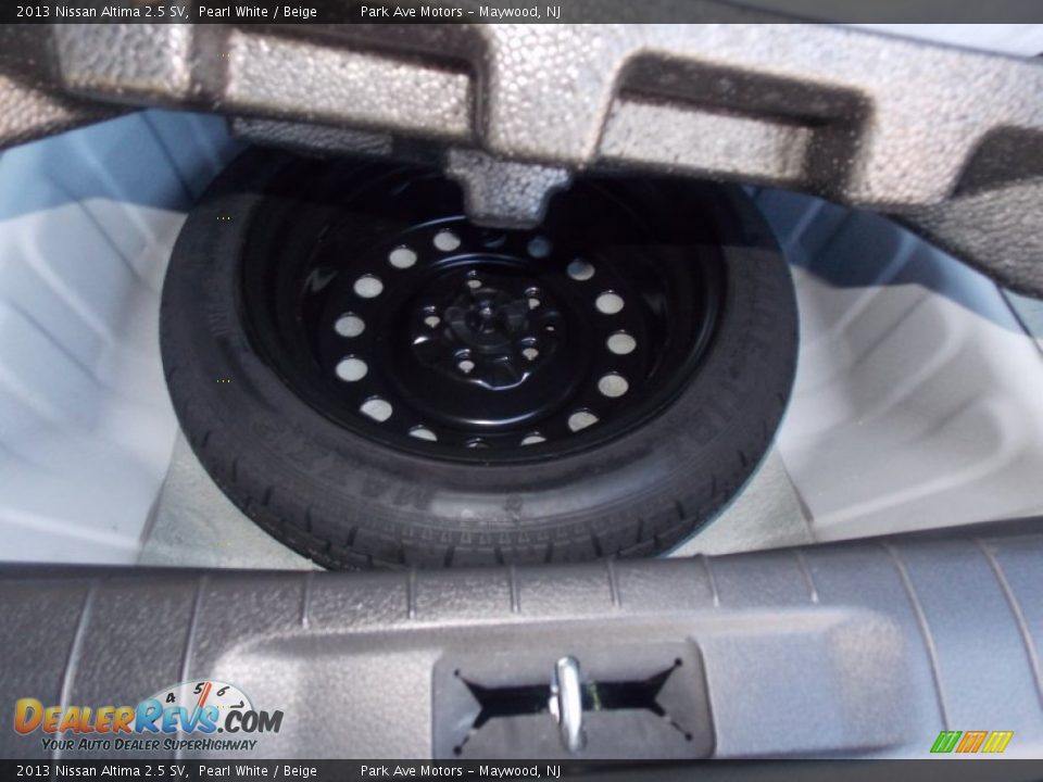 2013 Nissan Altima 2.5 SV Pearl White / Beige Photo #12