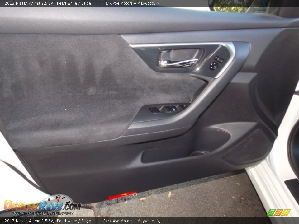 2013 Nissan Altima 2.5 SV Pearl White / Beige Photo #14