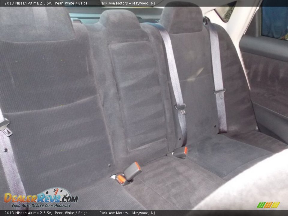 2013 Nissan Altima 2.5 SV Pearl White / Beige Photo #17