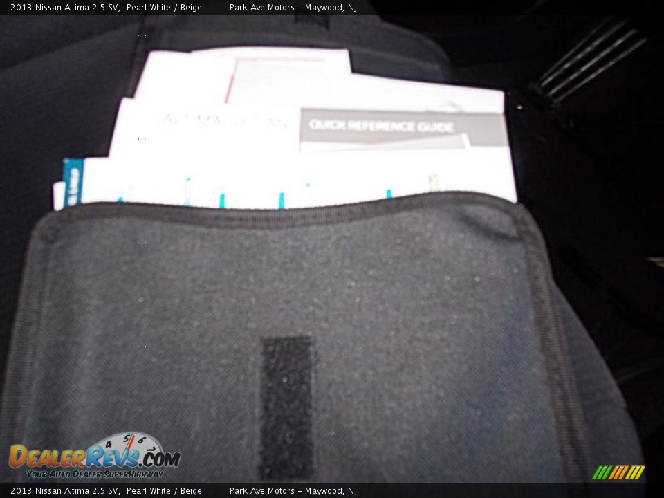 2013 Nissan Altima 2.5 SV Pearl White / Beige Photo #23