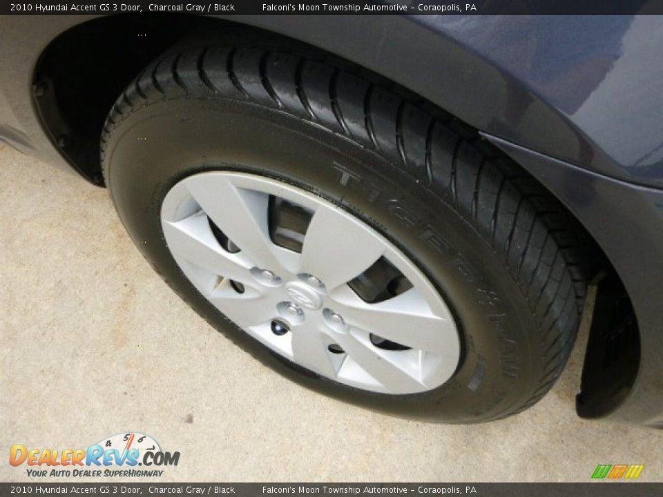 2010 Hyundai Accent GS 3 Door Charcoal Gray / Black Photo #9