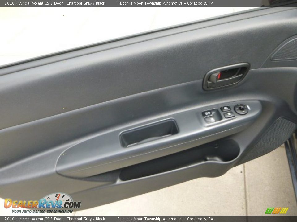 2010 Hyundai Accent GS 3 Door Charcoal Gray / Black Photo #17