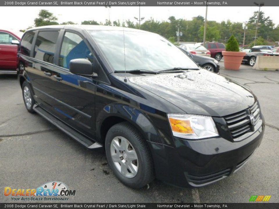 Front 3/4 View of 2008 Dodge Grand Caravan SE Photo #7