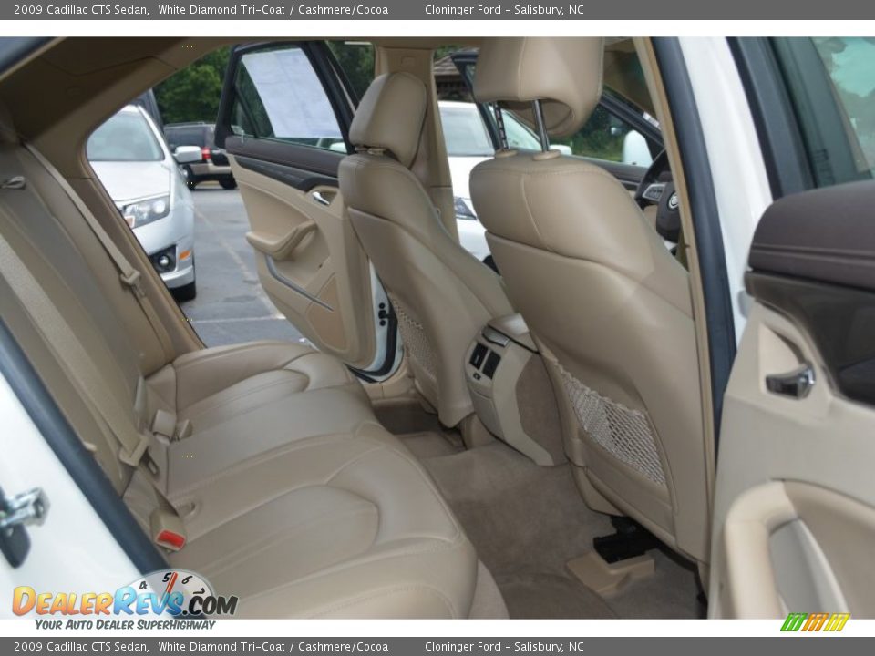 2009 Cadillac CTS Sedan White Diamond Tri-Coat / Cashmere/Cocoa Photo #12