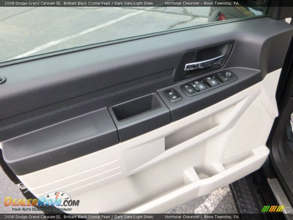 2008 Dodge Grand Caravan SE Brilliant Black Crystal Pearl / Dark Slate/Light Shale Photo #14