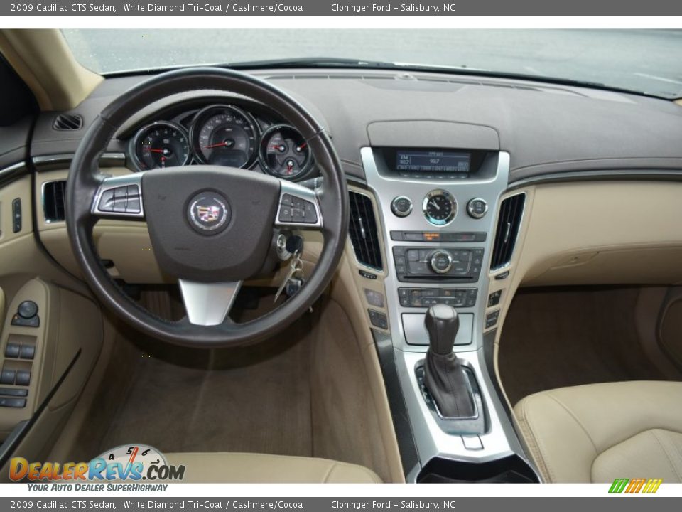 2009 Cadillac CTS Sedan White Diamond Tri-Coat / Cashmere/Cocoa Photo #17