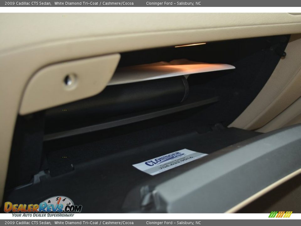2009 Cadillac CTS Sedan White Diamond Tri-Coat / Cashmere/Cocoa Photo #24