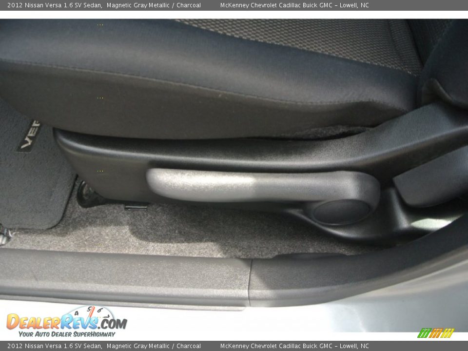 2012 Nissan Versa 1.6 SV Sedan Magnetic Gray Metallic / Charcoal Photo #9