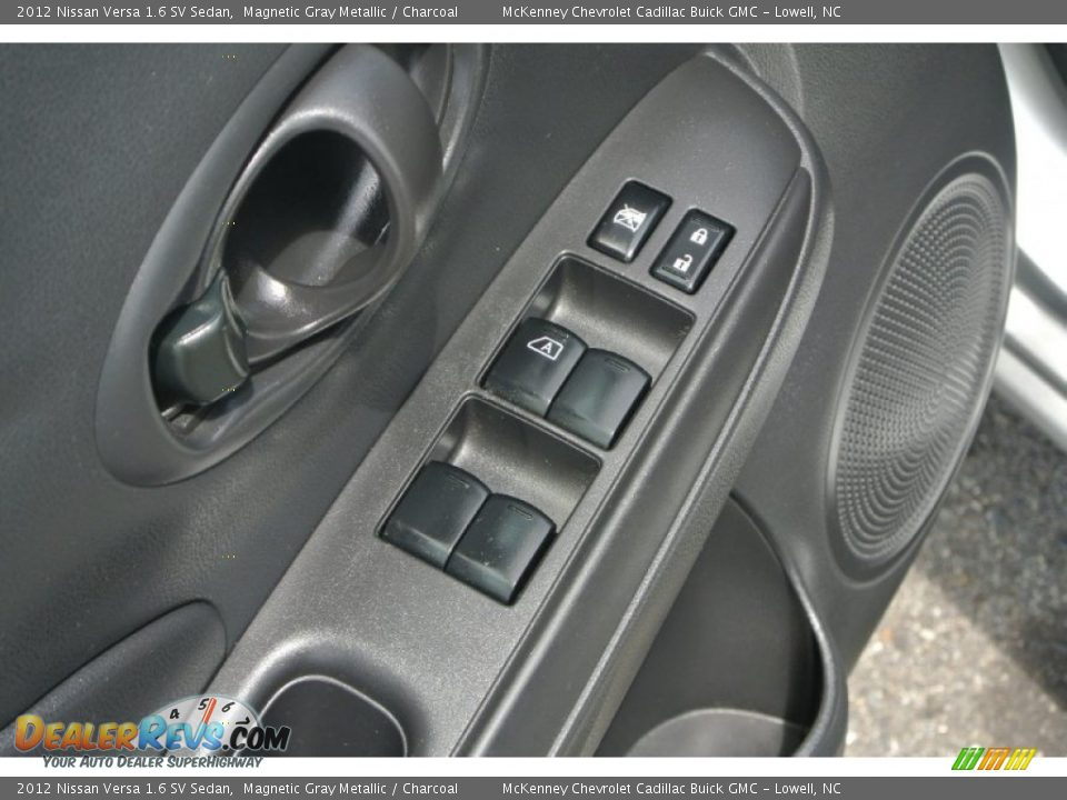2012 Nissan Versa 1.6 SV Sedan Magnetic Gray Metallic / Charcoal Photo #11