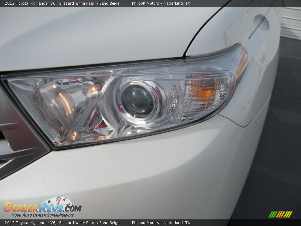 2012 Toyota Highlander V6 Blizzard White Pearl / Sand Beige Photo #9